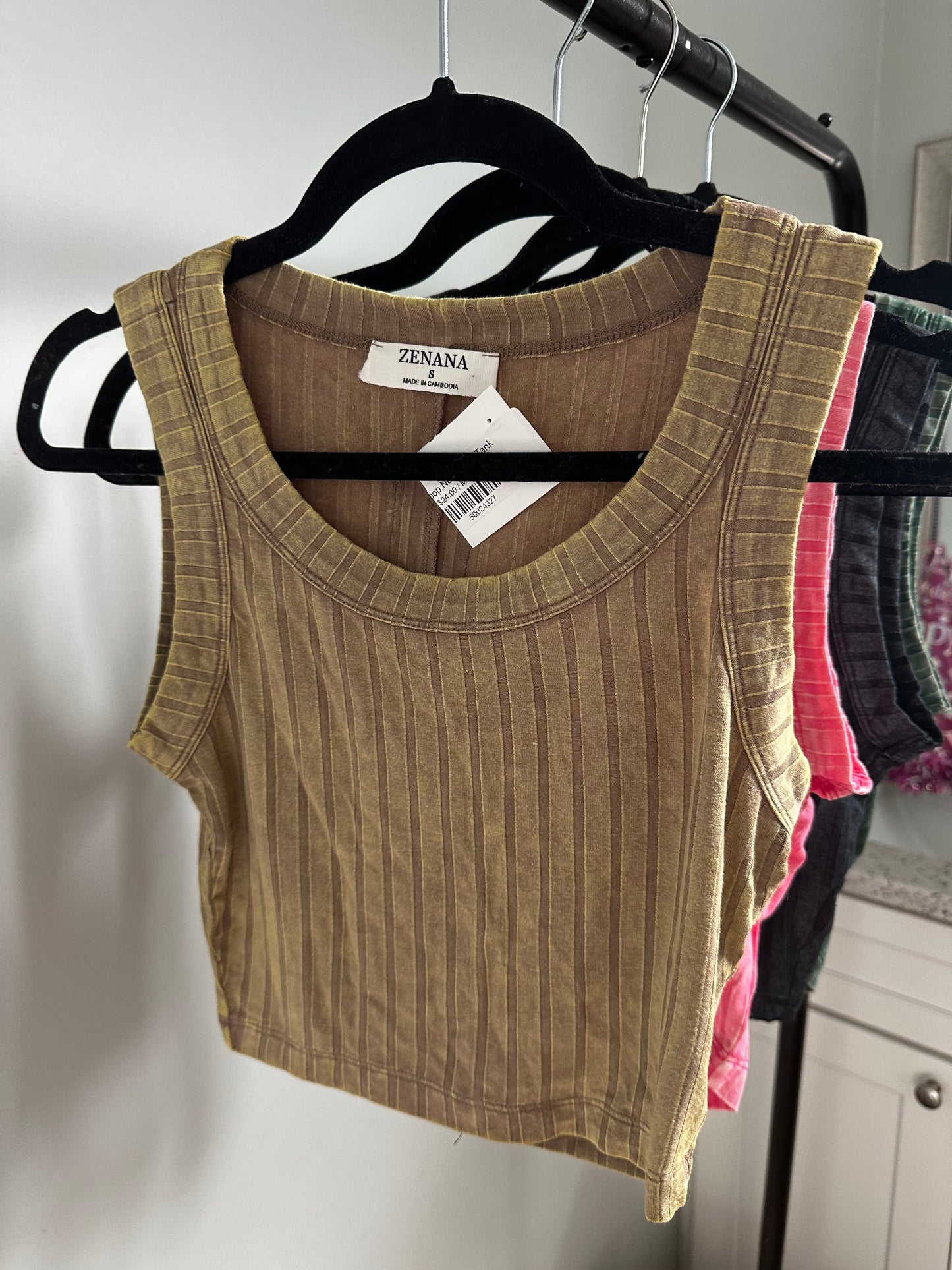 Scoop Neck Crop Tank