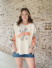 Load image into Gallery viewer, Cutout Flowers Top
