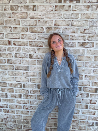 Amanda Notch Pullover