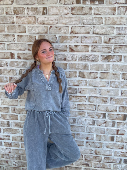 Amanda Notch Pullover