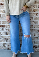 Load image into Gallery viewer, Spellbindingly Jeans
