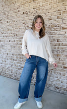 Load image into Gallery viewer, Midrise Barrel Roll up Jeans
