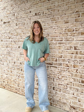 Load image into Gallery viewer, Slouchy Barrel Jeans
