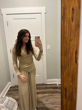 Load image into Gallery viewer, Beige Beauty Set
